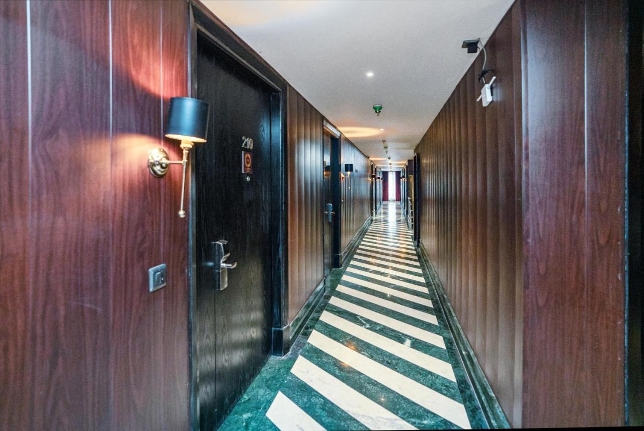 Foxoso Hotel, Delhi Airport Yeni Delhi Dış mekan fotoğraf
