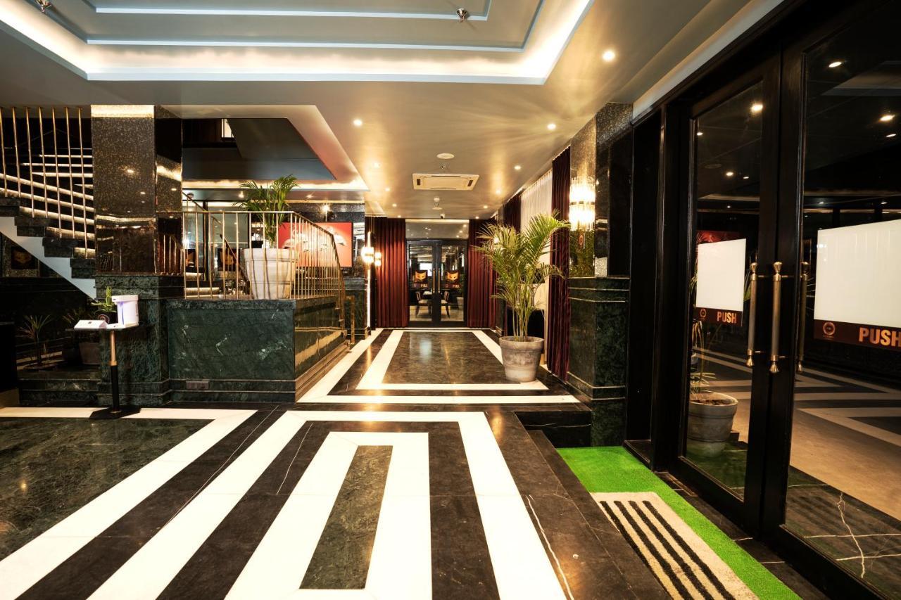 Foxoso Hotel, Delhi Airport Yeni Delhi Dış mekan fotoğraf